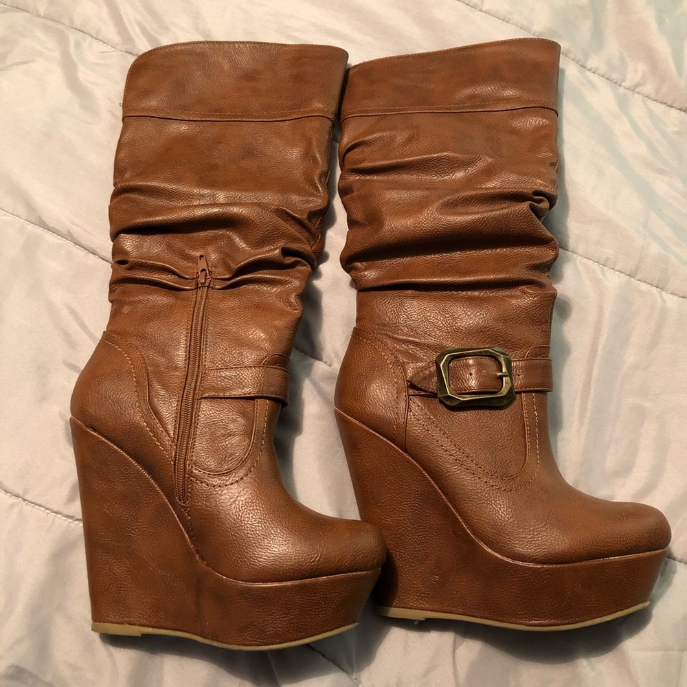 Chestnut heeled boots